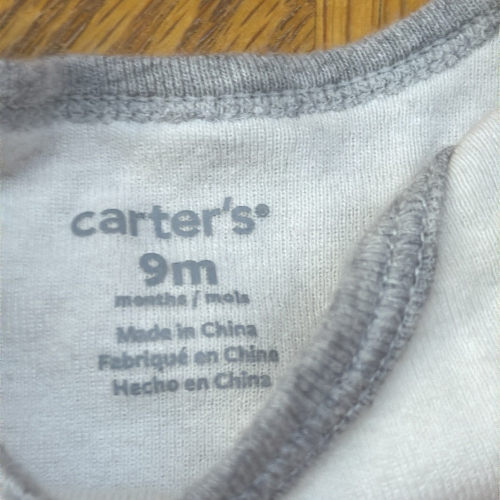 Carter’s onesies - Picture 6 of 9